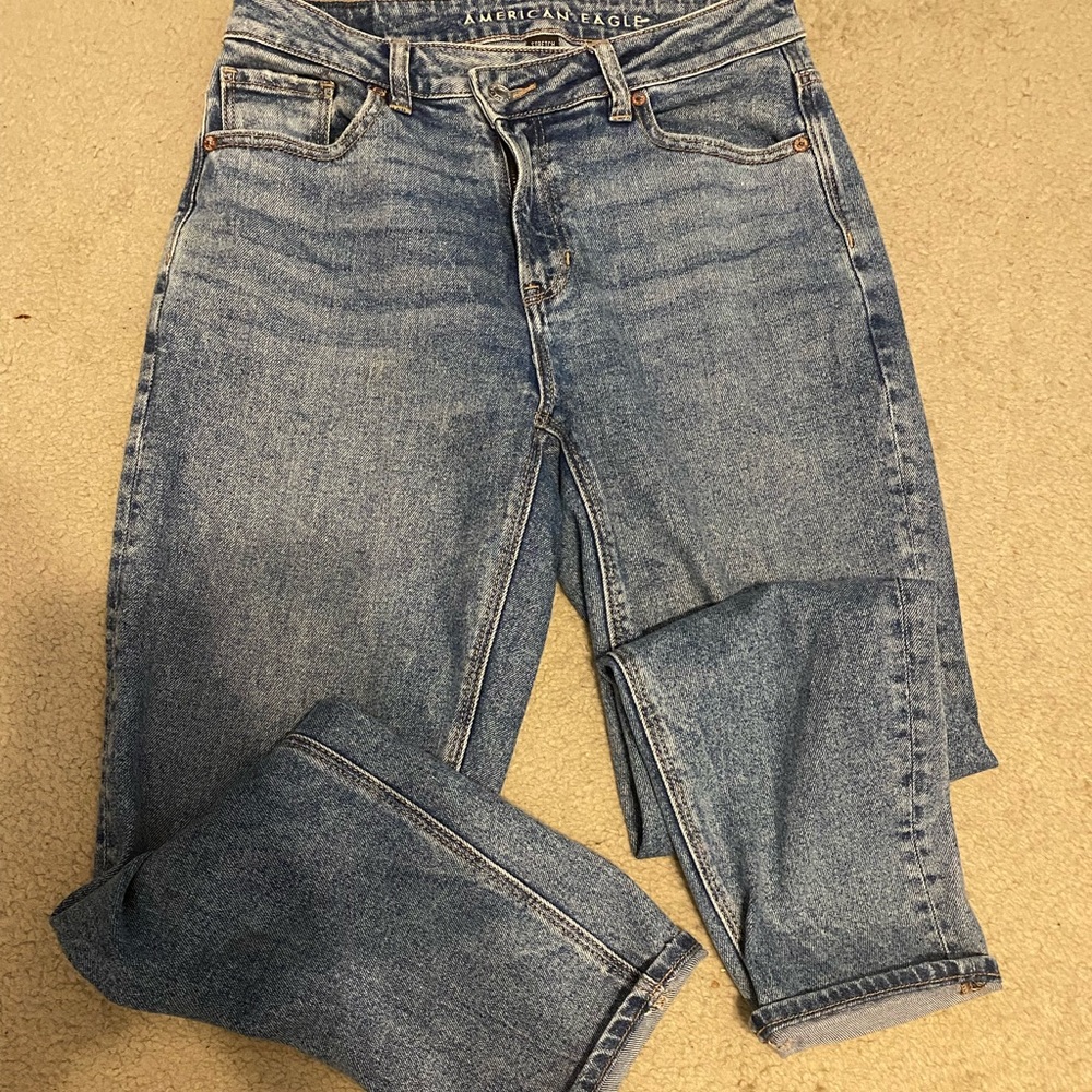 American Eagle cross over high rise mom jeans